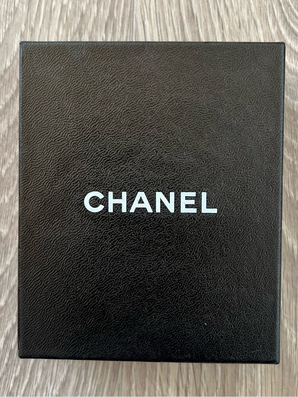Chanel Box (BB383)